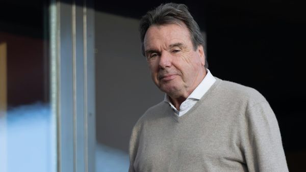 Bruchhagen im Stadion der Eintracht