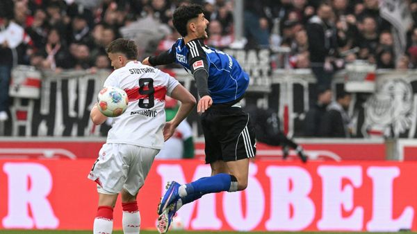 Daniel Elfadli (r.) wird nach Linz verliehen