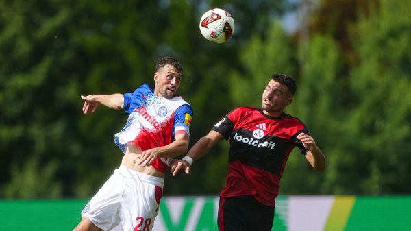 Kiels Jonas Meffert (l.) und Alexios Kalogeropoulos