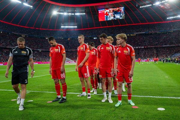 Fußball, Herren, Saison 2026 2027, 1. Bundesliga (4. Spieltag), FC Bayern München - 1. FC Union Berlin, v. l. Athletiktrainer Martin Krüger (1. FC Union Berlin), Rani Khedira (1. FC Union Be