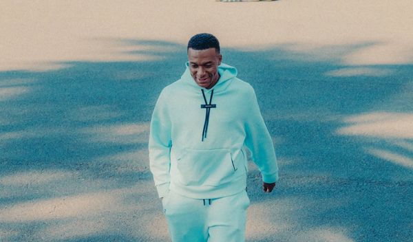 Kylian Mbappé - Les joueurs de l équipe de France de football arrivent au centre d entraînement de la Fédération française de football (FFF) à Clairefontaine-en-Yvelines, France, le 21 septe