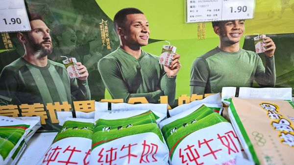 Mbappé (M.) wirbt in China für "Mengniu Dairy"