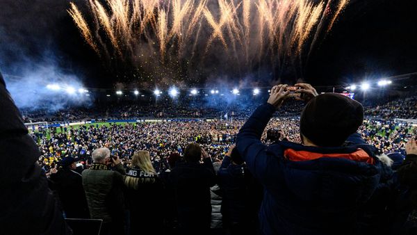 Feuerwerk bei Viking-Meisterfeier 2025