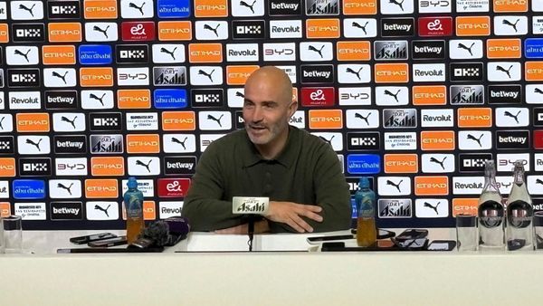Maresca bei der Pressekonferenz vor Liverpool