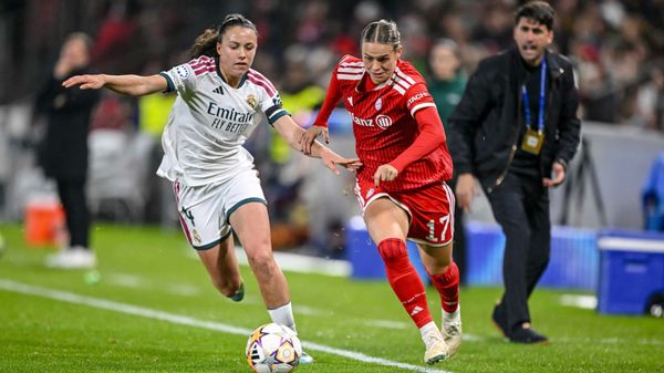 Gemischte Gefühle bei Bayern-Star Klara Bühl (r.)