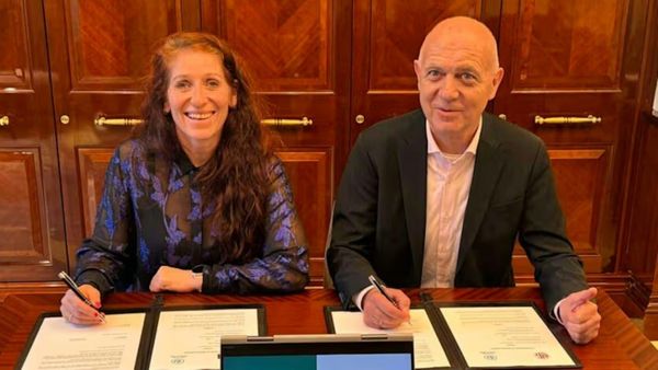 Lise Klaveness mit Bernd Neuendorf