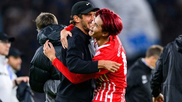 In Ekstase: Julian Schuster (l.) und Keisuke Goto