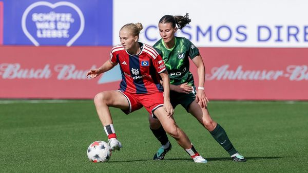 Hamburgs Paulina Bartz (vorne) und Katharina Piljic