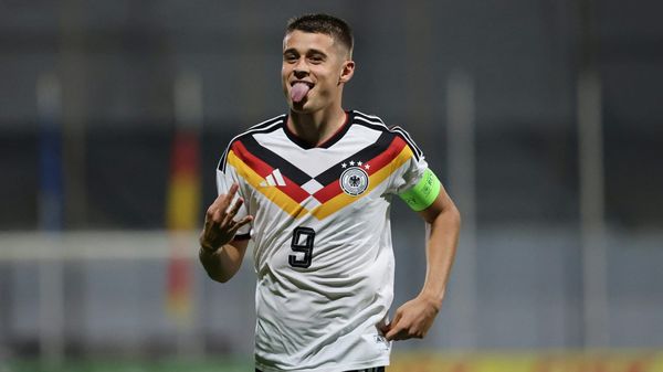 Tresoldi bejubelt sein geniales Freistoßtor zum 4:1