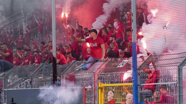 FCK-Fans zünden Pyros in Mannheim