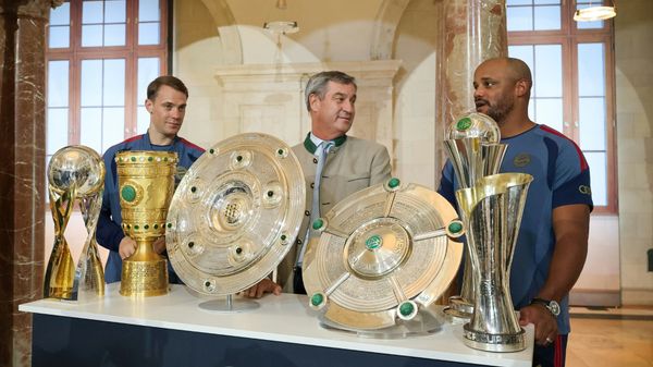 Söder (M.) mit Kompany (r.) und Manuel Neuer