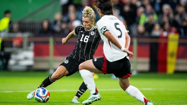 Linda Dallmann erzielt das 1:1