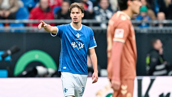 Milan Smit erzielt per Hacke sein drittes Saisontor