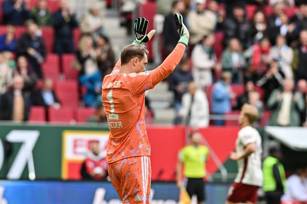 AUGSBURG, GERMANY; 10. OCTOBER: Manuel NEUER (FC Bayern Munich 1) after his mistake before the goal 1-0 by Robin FELLHAUER (FC Augsburg 19) during the Bundesliga Match between FC Augsburg vs