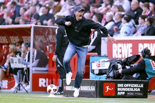BLESSIN Alexander Trainer Team Borussia Moenchengladbach jubelt nach 1 : 1 Ausgleichstor DFL Fussball Bundesliga Saison 2026 - 2027 Spiel 1.FC Koeln - Borussia Moenchengladbach 2 : 1 am 11. 