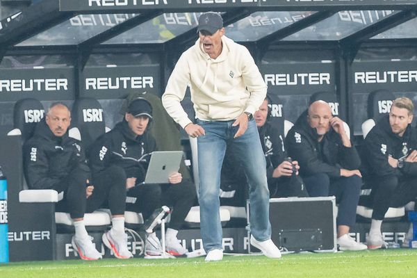 Alexander Blessin (Borussia Moenchengladbach, Trainer) versucht seine Mannschaft zu motivieren. Borussia Moenchengladbach vs. TSG Hoffenheim, Fussball, 1. Bundesliga, 06. Spieltag, Saison 20