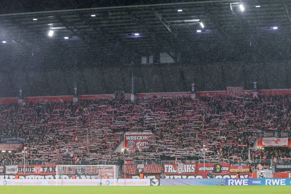 Fußball 3. Liga 11. Spieltag Rot-Weiss Essen - Jahn Regensburg am 23.10.2026 im Stadion an der Hafenstraße in Essen Fans von Rot-Weiss Essen *** Soccer, 3rd Division, Matchday 11: Rot-Weiss 