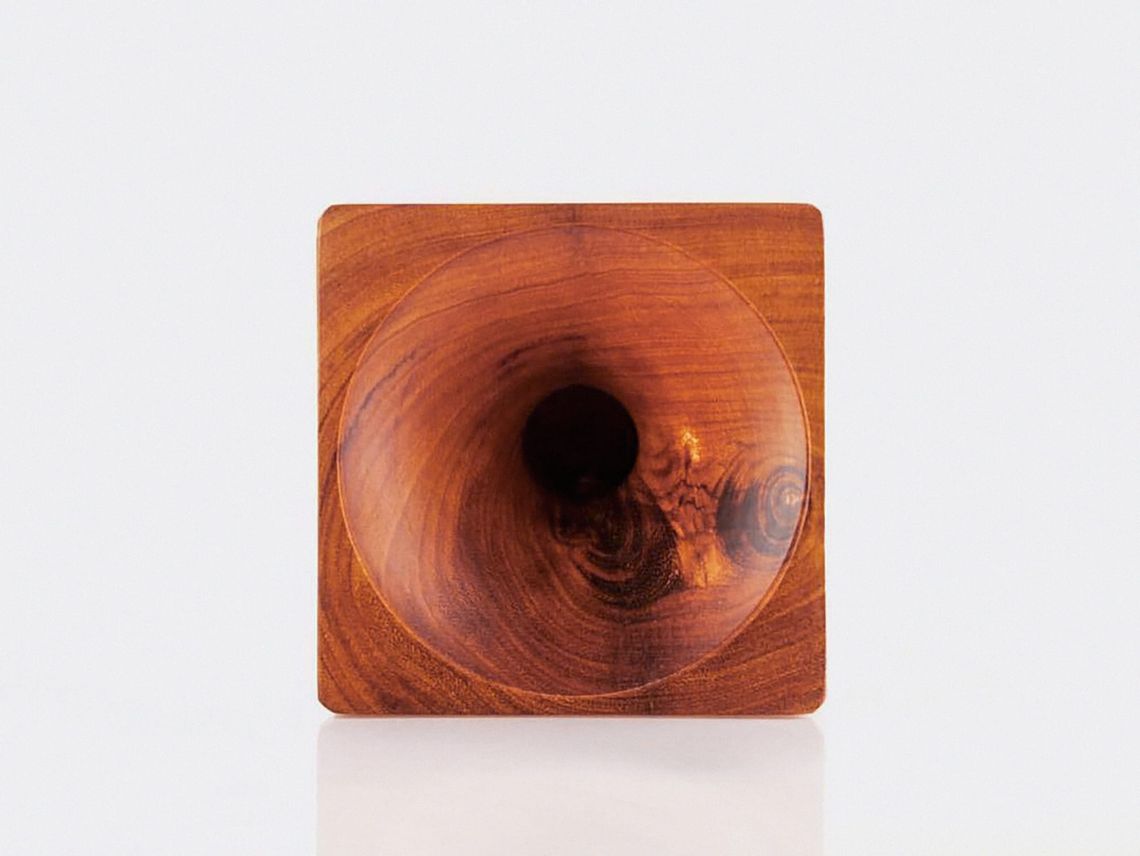 Loago: Handmade phone amplifier