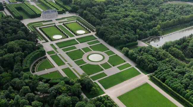 Castle of Sceaux and the park from above.