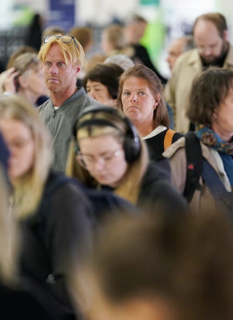 International travel spending decline