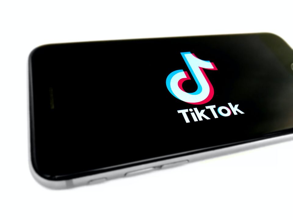 Diena kriptoje: BTC ir "TikTok" dramos sąsajos, klausimai dėl USD ateities, ECB pagaliau apšviestas Bitkoinu, nauja DESSENTER paslauga