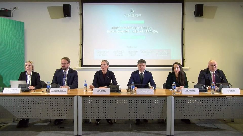 Diena kriptoje: Griežtesnis reguliavimas Lietuvoje, "Google" taisyklės, nuotaikos po BTC smuktelėjimo