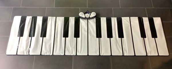 Neuer Spaß mit dem Bodenpiano!