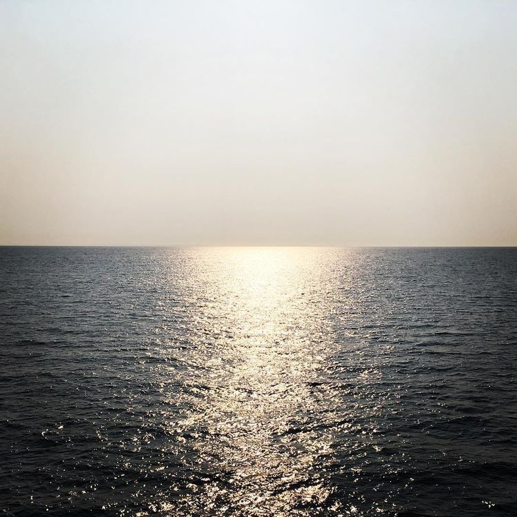 A view of the ocean towards the horizon