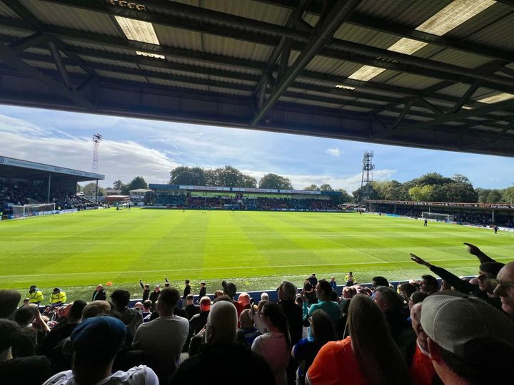 Weak Latics go down without a fight