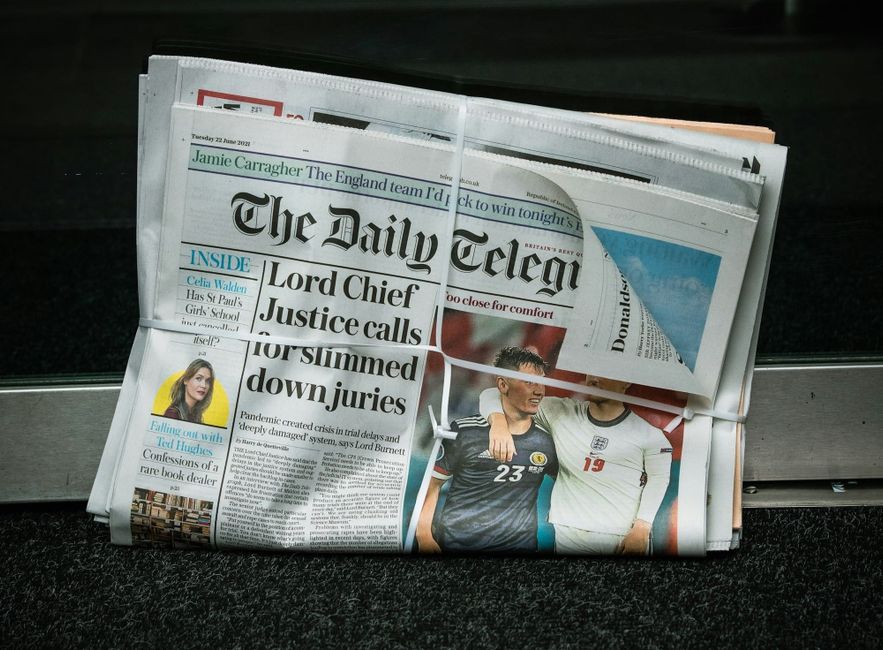 Do the media’s portrayals of political parties really affect them in the polls?