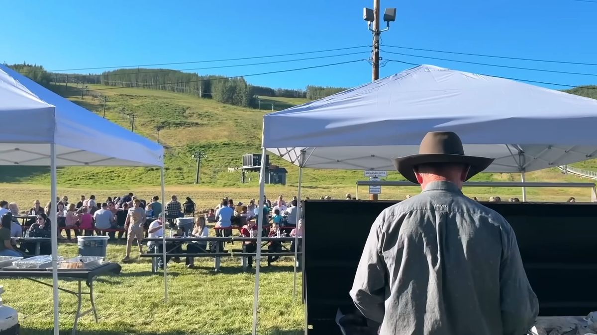 Making friends with the neighborhood magpie, plus a new ep of 'Cast Iron Cowboy' in Delta Junction