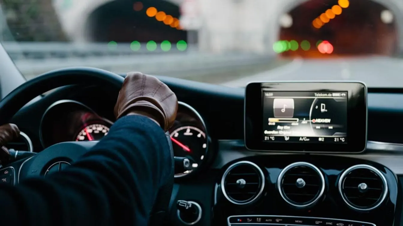 A Billion Connected Cars, and LTE's Clock Is Ticking