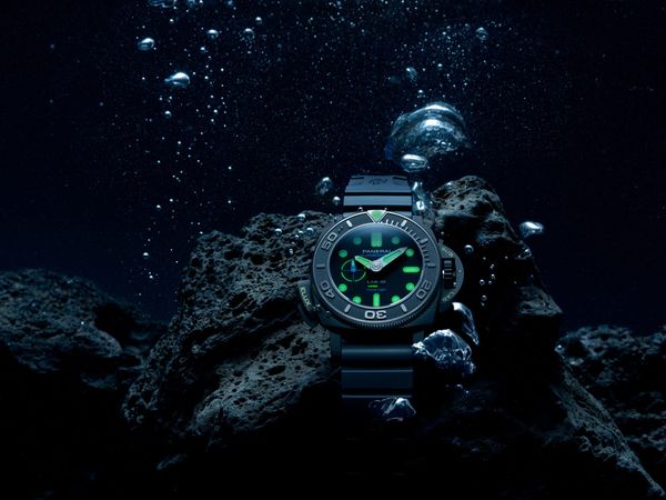 Panerai Submersible Elux LAB-ID: On-Demand Visibility and Rugged Performance