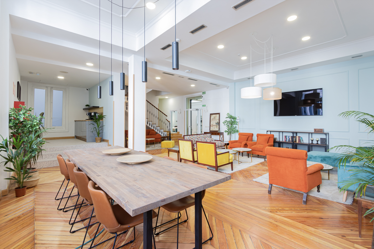Large living in Madrid of a DoveVivo coliving building
