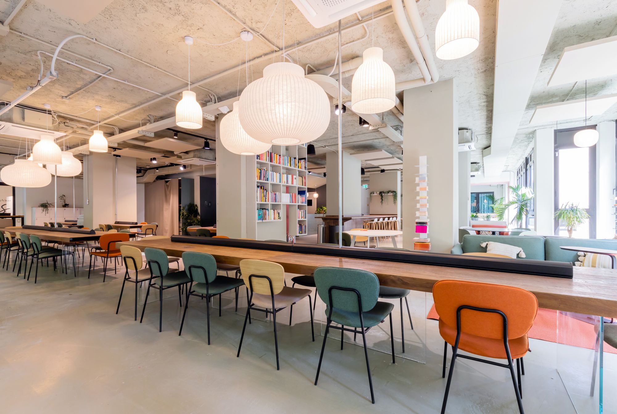 Postazioni di coworking in Open by DoveVivo, Milano