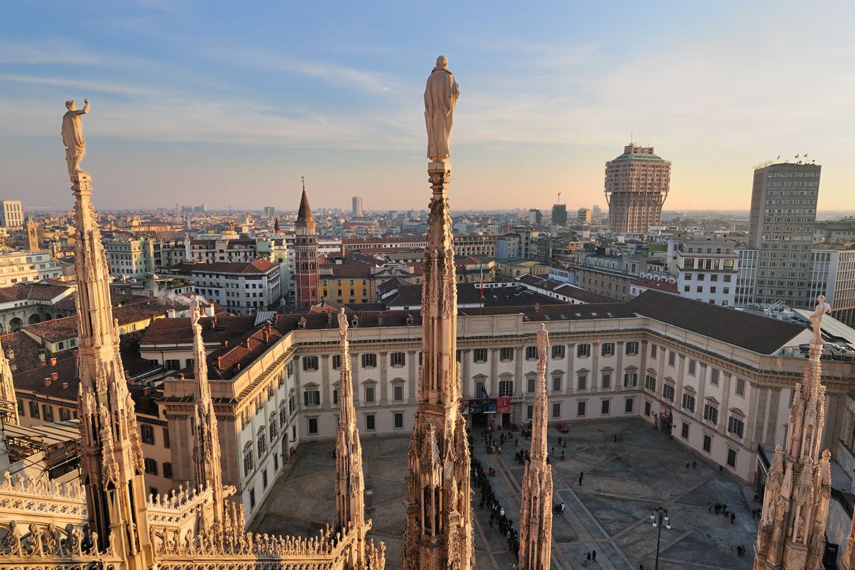Palazzo Reale di Milano visto dal Duomo