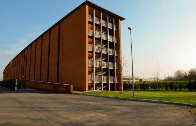 Entry into the student housing market