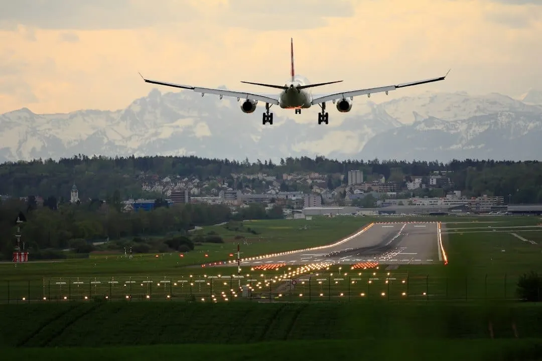 Las aerolíneas dan el precio de cada asiento a la IA y los billetes baratos se estrechan