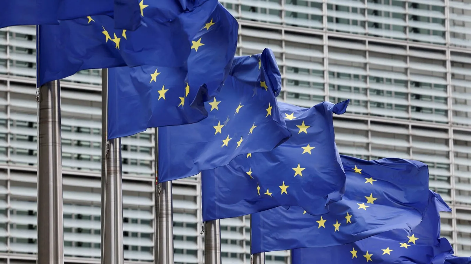 Bruselas mete a ChatGPT y Roblox en el régimen más duro del reglamento digital