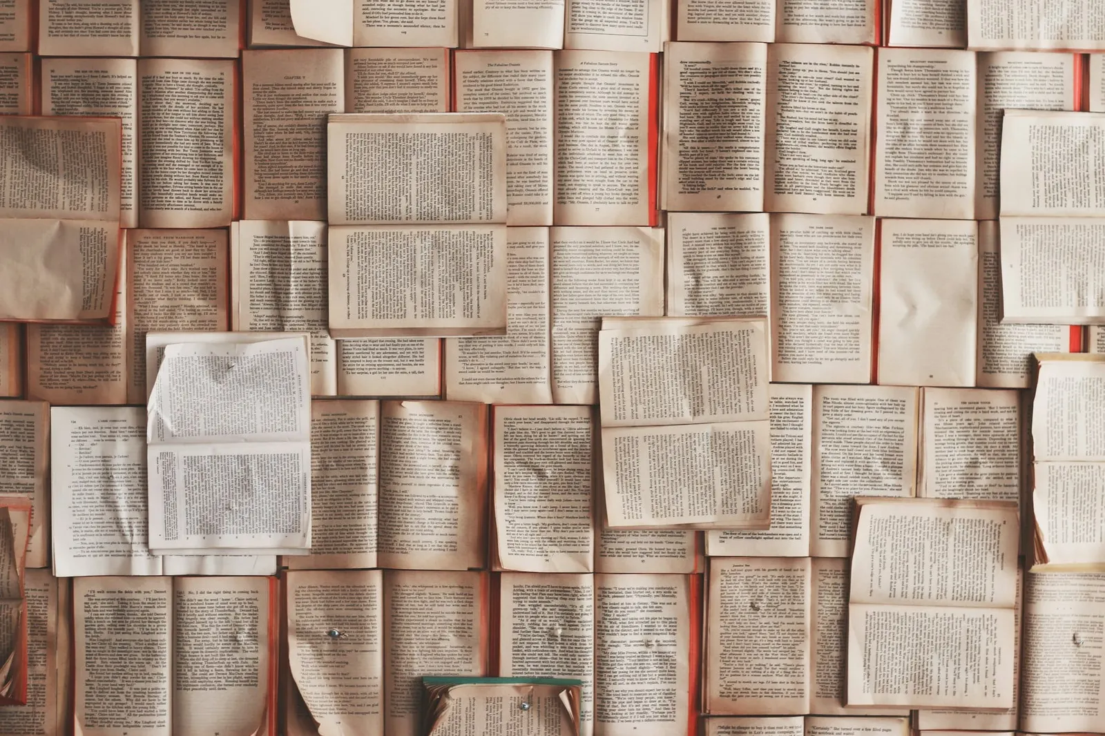 Los laboratorios de IA compran libros impresos antes de 2022 porque son el último texto humano limpio