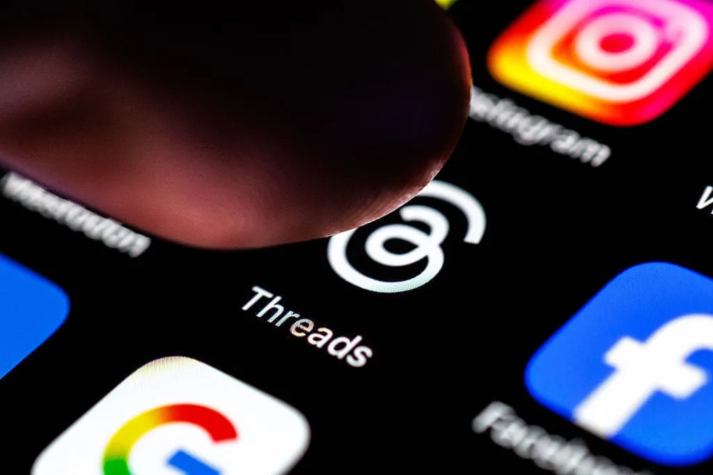 Meta AI entra en los mensajes privados de Threads y completa el cerco a los asistentes de terceros