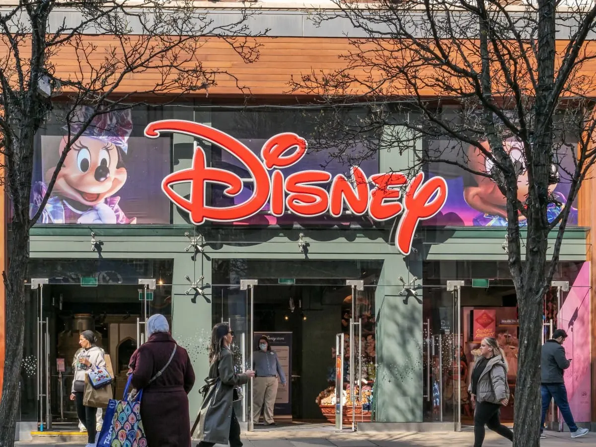 Midjourney exige a Disney y Warner que revelen como usan la IA en sus rodajes