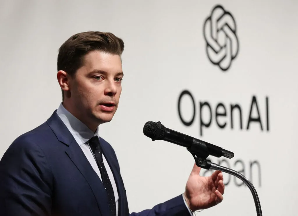 Brad Lightcap deja OpenAI tras ocho años y es la cuarta salida del año