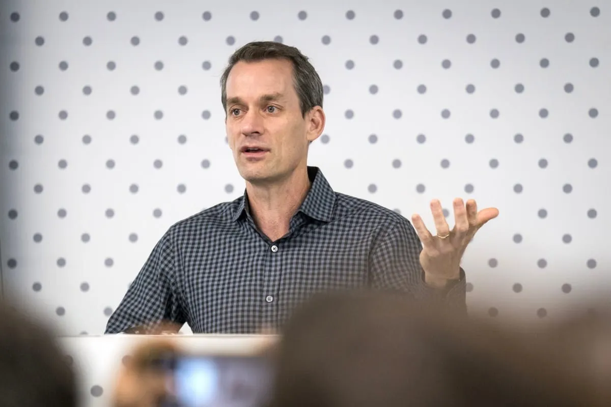 Jeff Dean deja Google tras 27 años y funda Discovery Loop con Ghemawat, Vinyals y Le