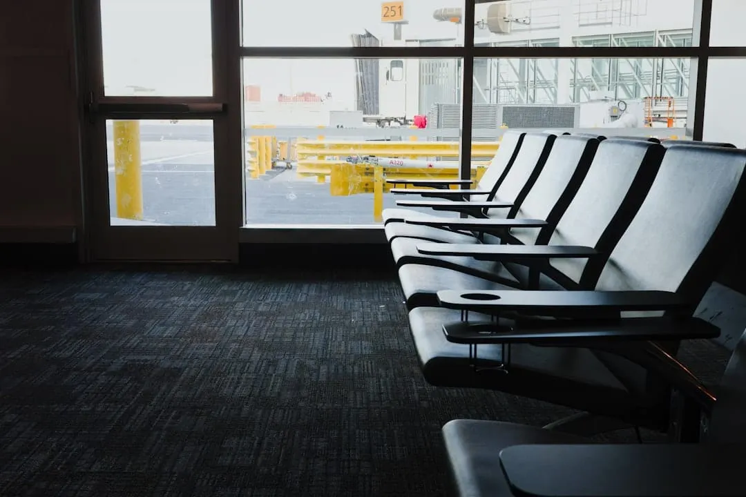 Micro1 puja 12,5 millones fuera de plazo por los datos de Spirit Airlines y deja la subasta en el aire