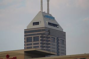 Salesforce compra Fin (antes Intercom) por 3.600 millones para reforzar Agentforce