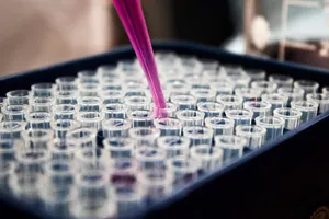 Anthropic dice a sus inversores que priorizará salud y biología para calmar el rechazo social a la IA