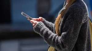 Apple limita los reportes de bugs porque la IA le llenó la bandeja de fallos inventados