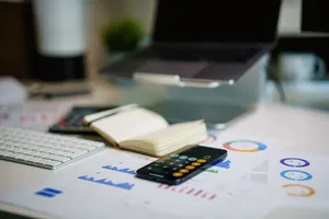 Cuánto cuesta implementar IA en una empresa (la cuenta real de un operador)