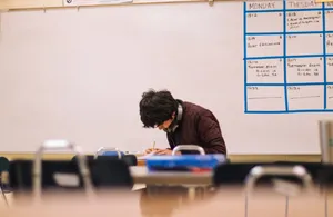 La IA sube la nota de los deberes un 18% y baja la del examen un 20% en 26.811 alumnos